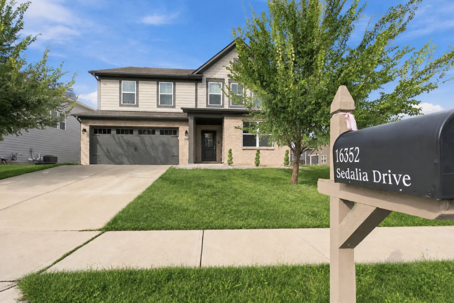 Front of 16352 Sedalia Drive, Fishers
